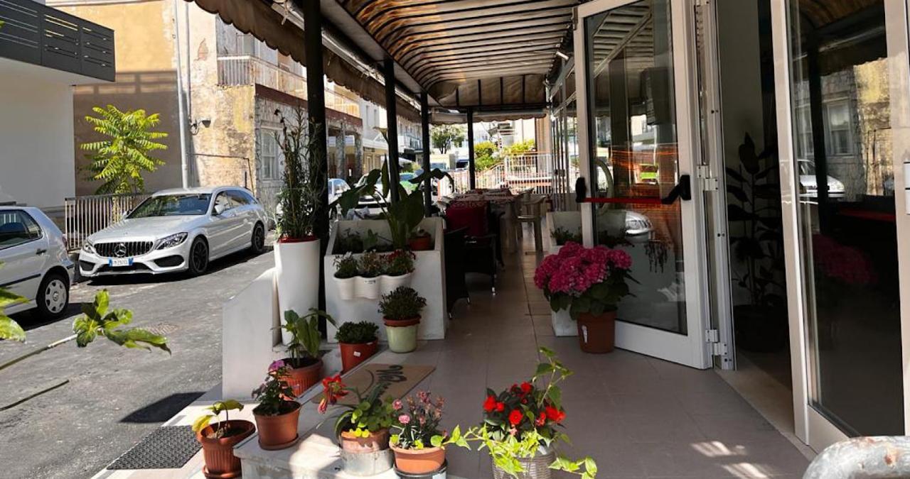 Due Gemelle Hotel Rimini Exterior foto