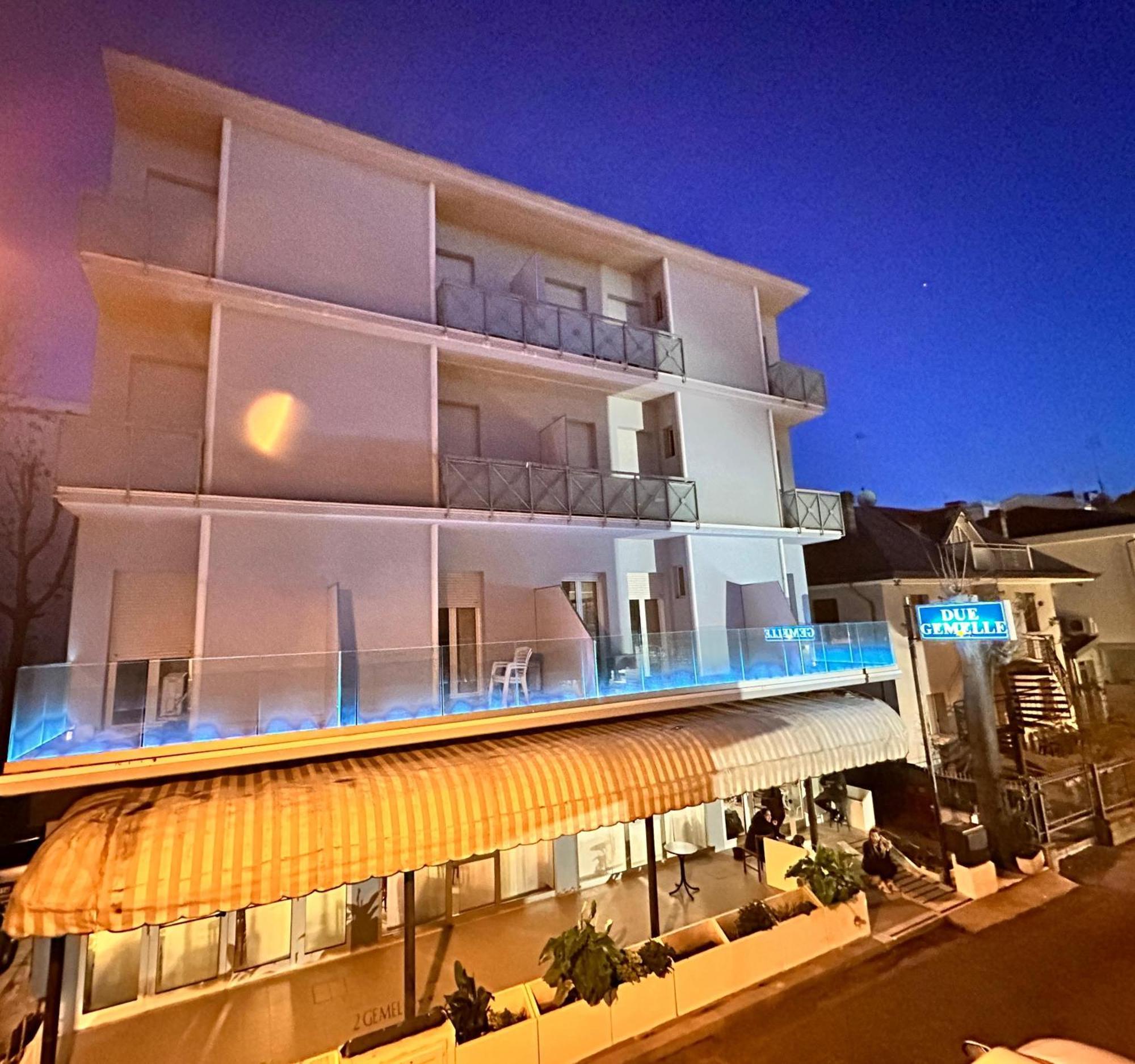 Due Gemelle Hotel Rimini Exterior foto